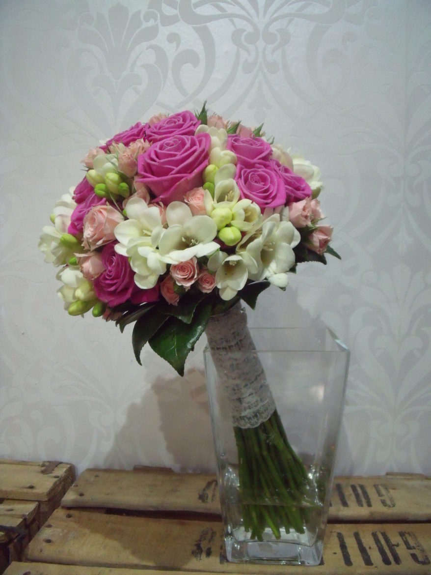 bouquet en rosa+fresia+ramificada