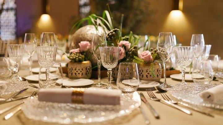 Centro Mesa Floral Elegante Cobre